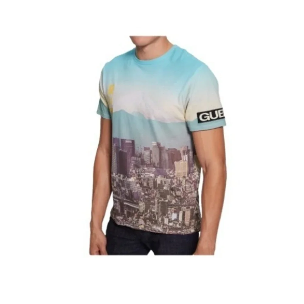 GUESS Men's Eco Tokyo Cityscape T-Shirt Small - Picture 2 of 6